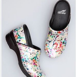 Dansko size 40 art palette color
